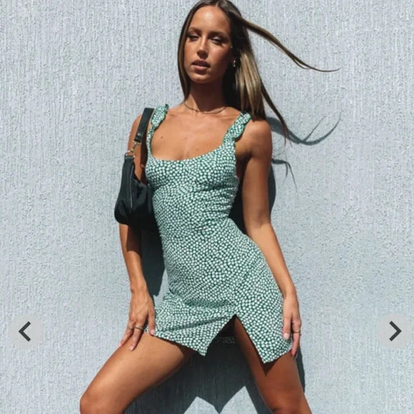 Beginning Boutique | Dresses | Rihanna Mini Dress Green Ditsy | Poshmark
